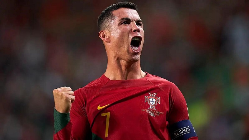 Ronaldo hiện là người tạo nên nhiều hat trick nhất lịch sử